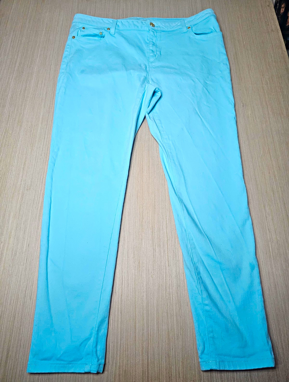 Michael Kors Women's Izzy Light Blue Cropped Skinny Leg Pants Size 16 Gold Logo
